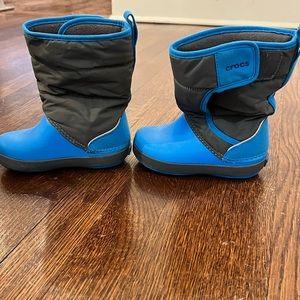 Crocs kids snow boots size 8
